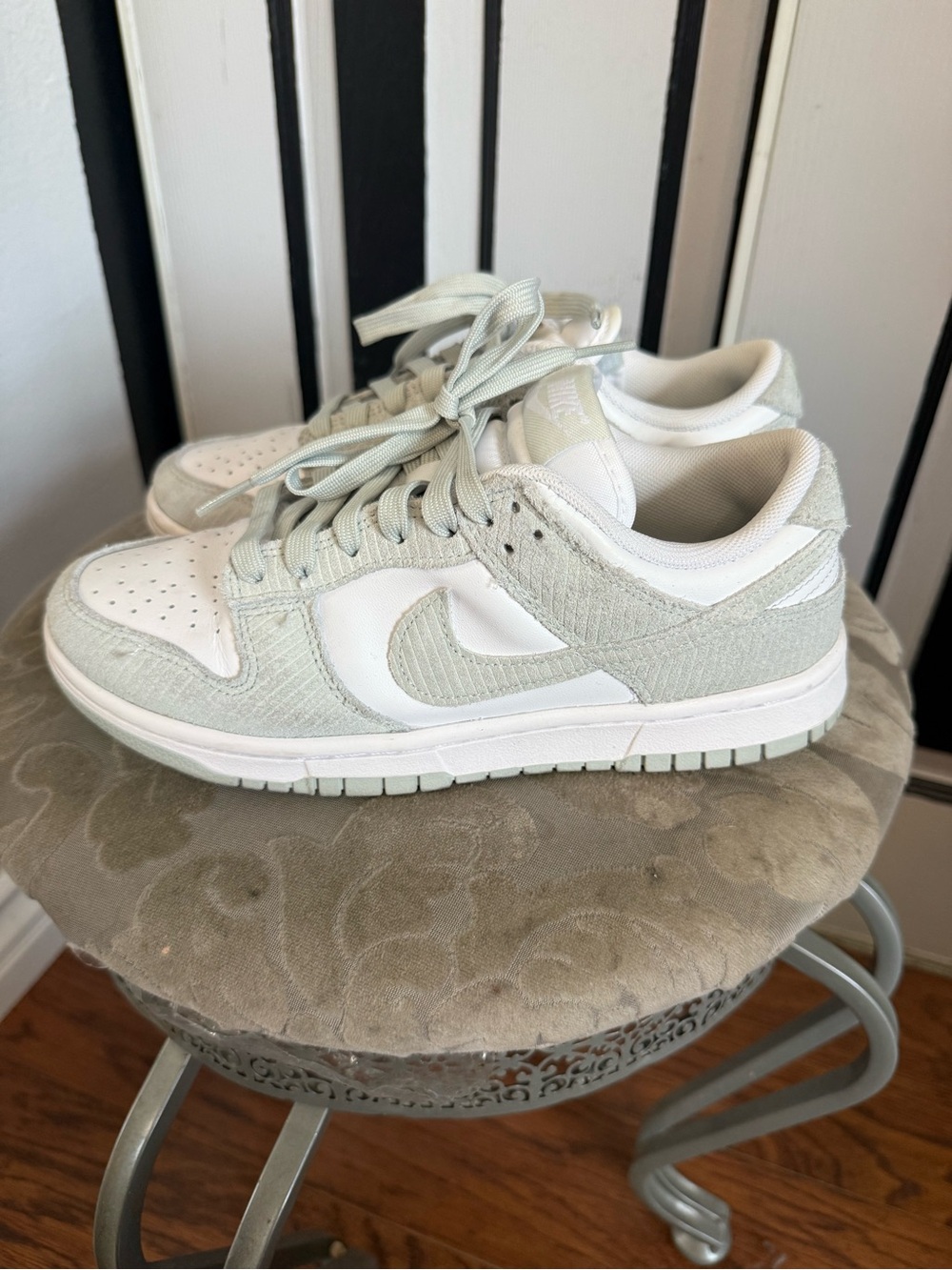 Nike Low-Top Sneakers in Sage Green & White